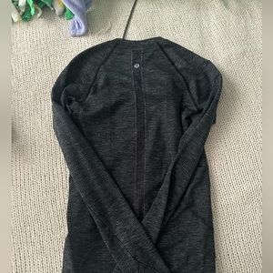 Swiftly Tech Long Sleeve Heathered Black